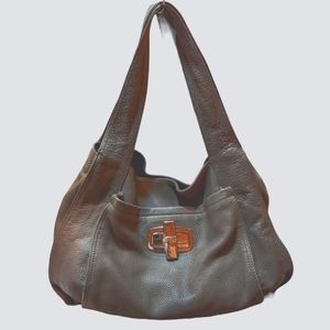 GUC B Makowsky Large Grey Pebbled Leather Slouchy Satchel w/Turn Lock